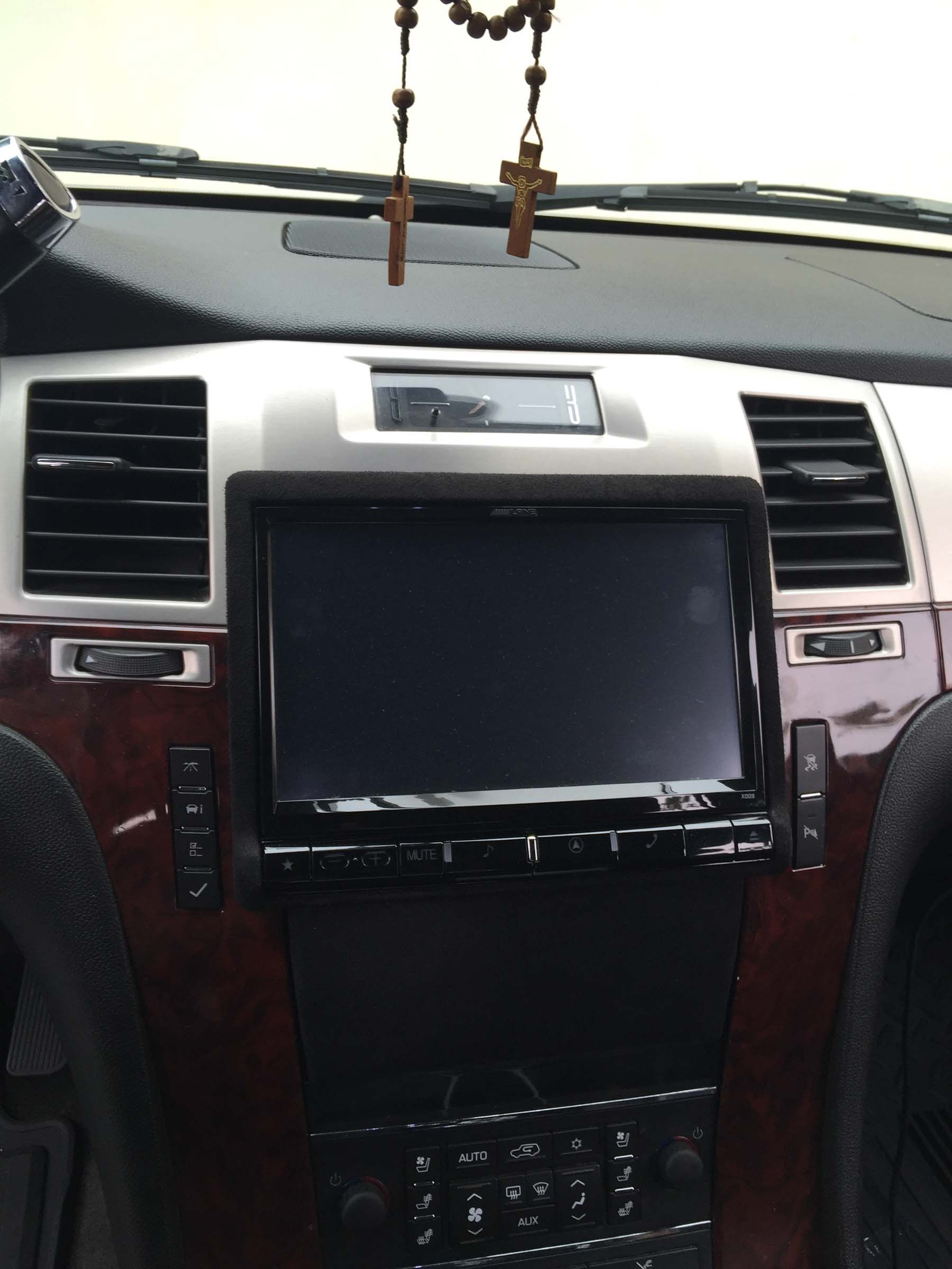 Touchscreen stereo system