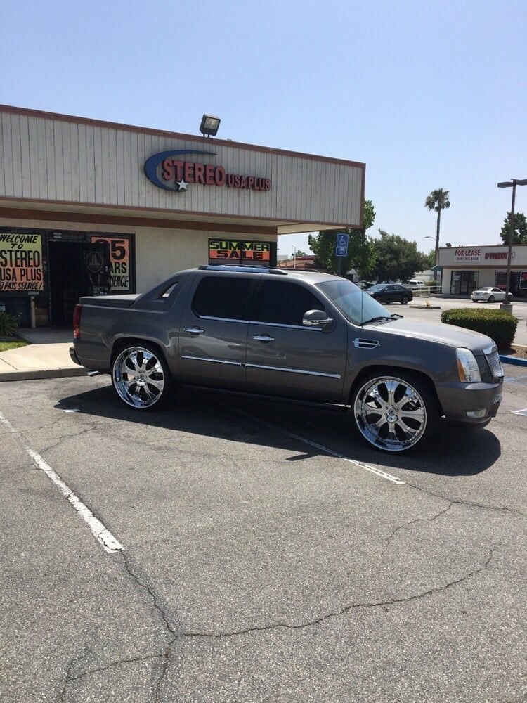 Cadillac Escalade with 30in wheels