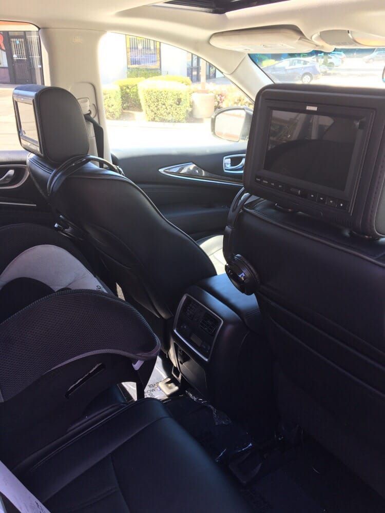 Car TV installed in car