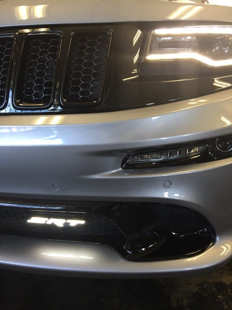 SRT illuminated logo