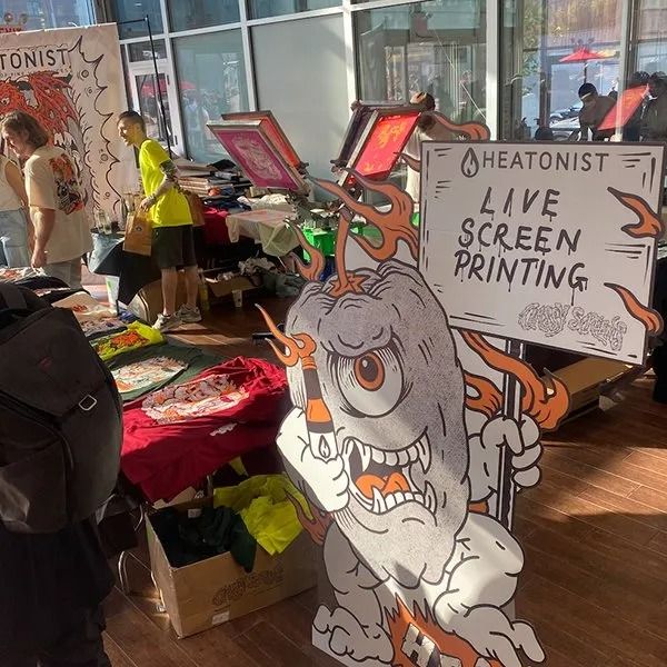 Live screen printing event.