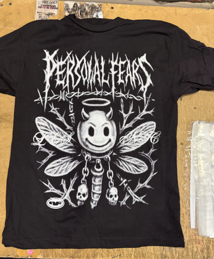 Black t-shirt with white graphic: 