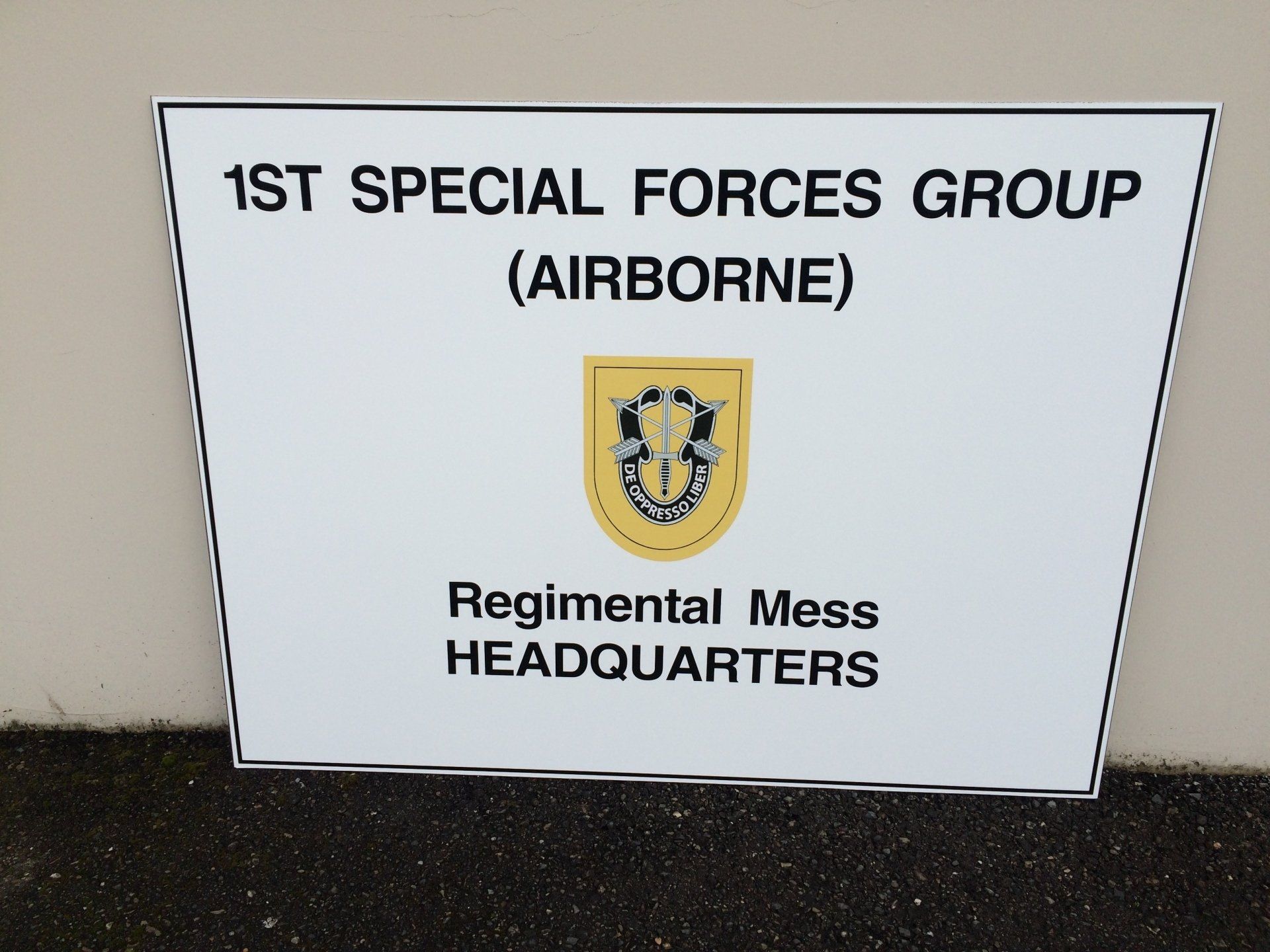 crown-signs-gallery-027