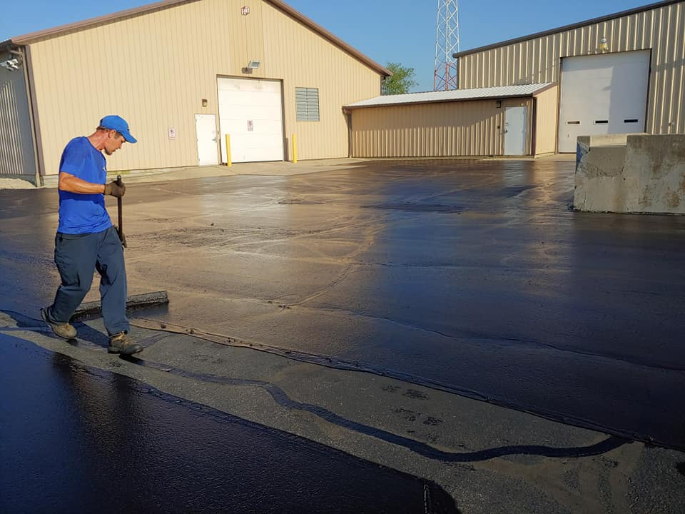 asphalt sealing and repairs