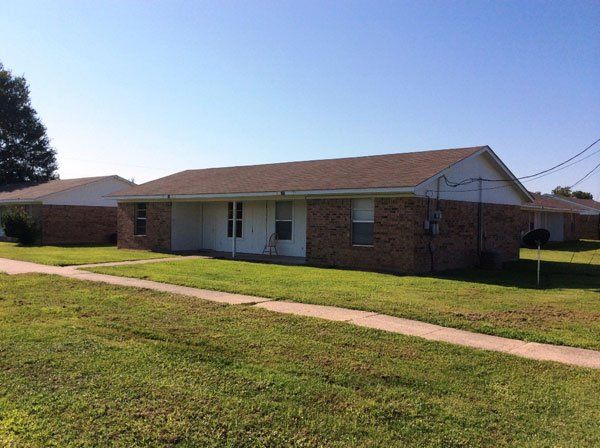 Rayville-West-Outside