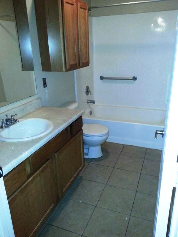 England Drive Bathroom