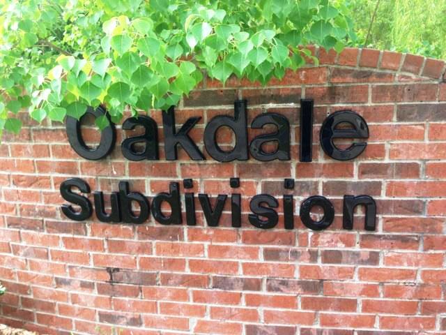 Southeast Oakdale Entrance