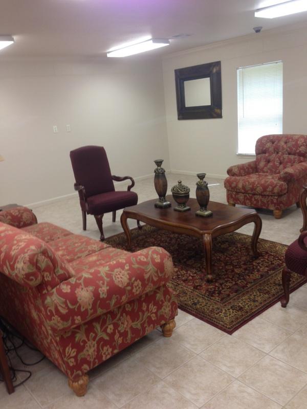 Southeast Oakdale Common Room