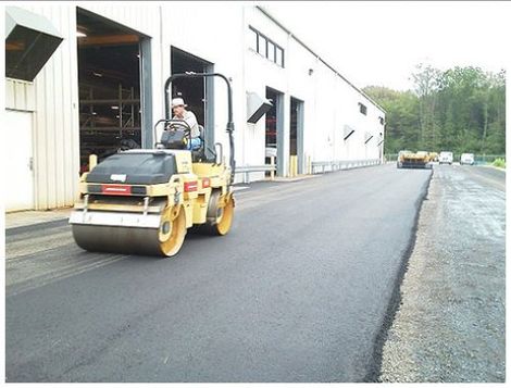 Asphalt paving