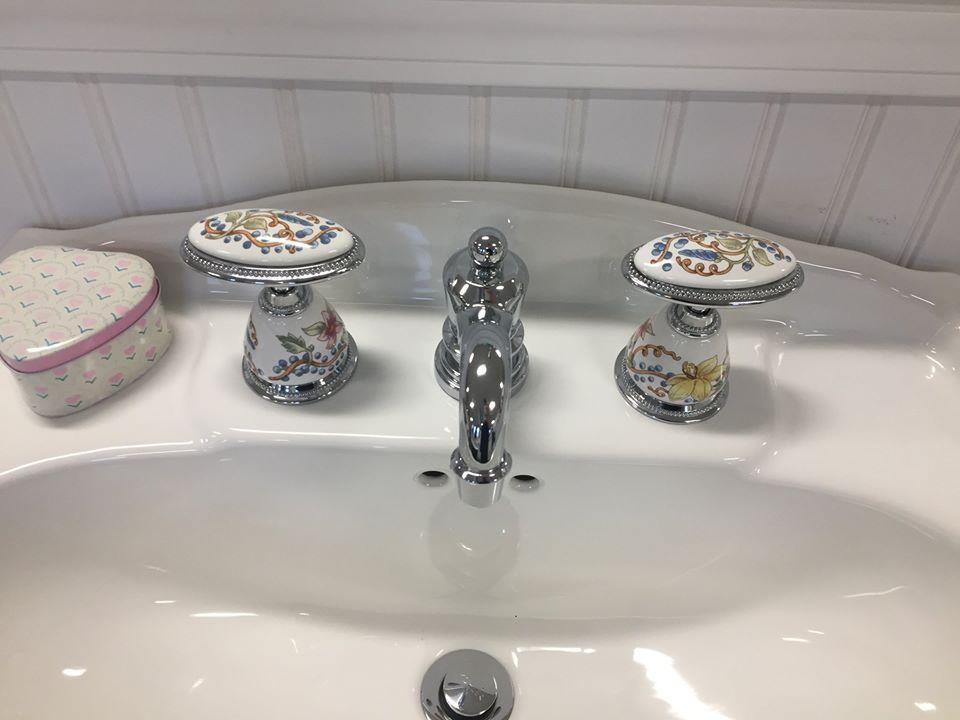 Bathroom sink