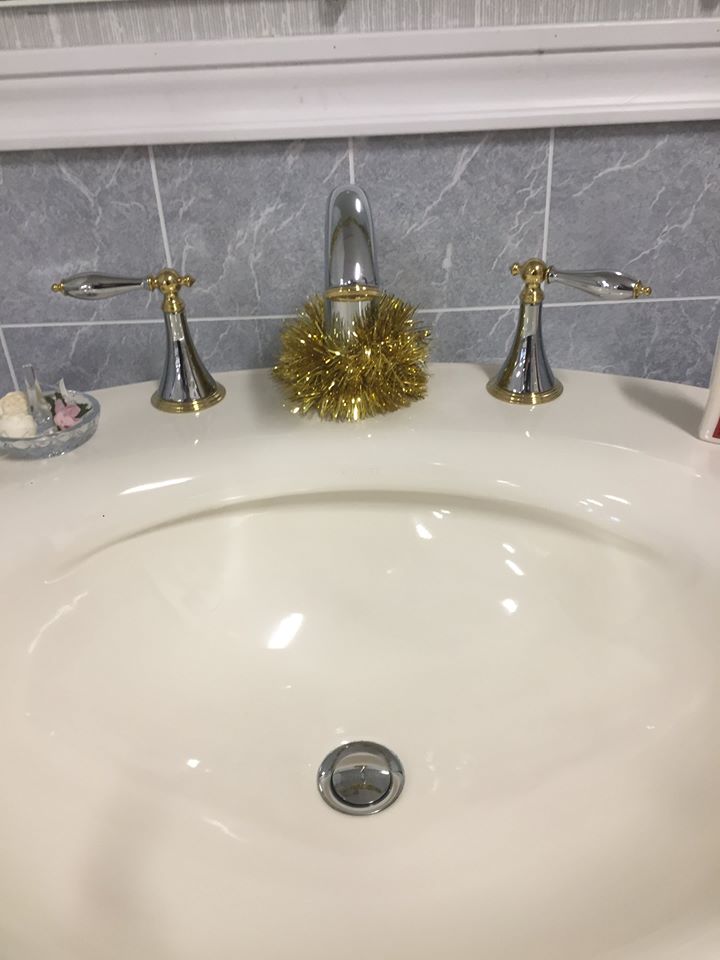 Bathroom sink