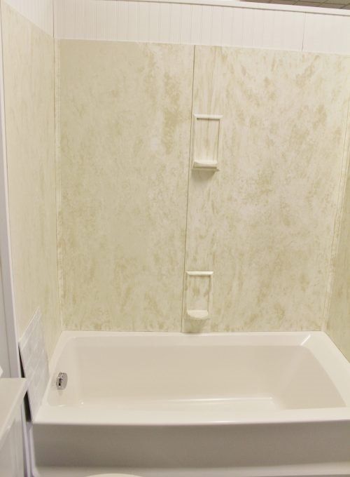 Bathroom tub