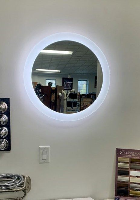 Round mirror