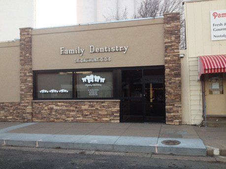 Dal Hunt DDS front of business