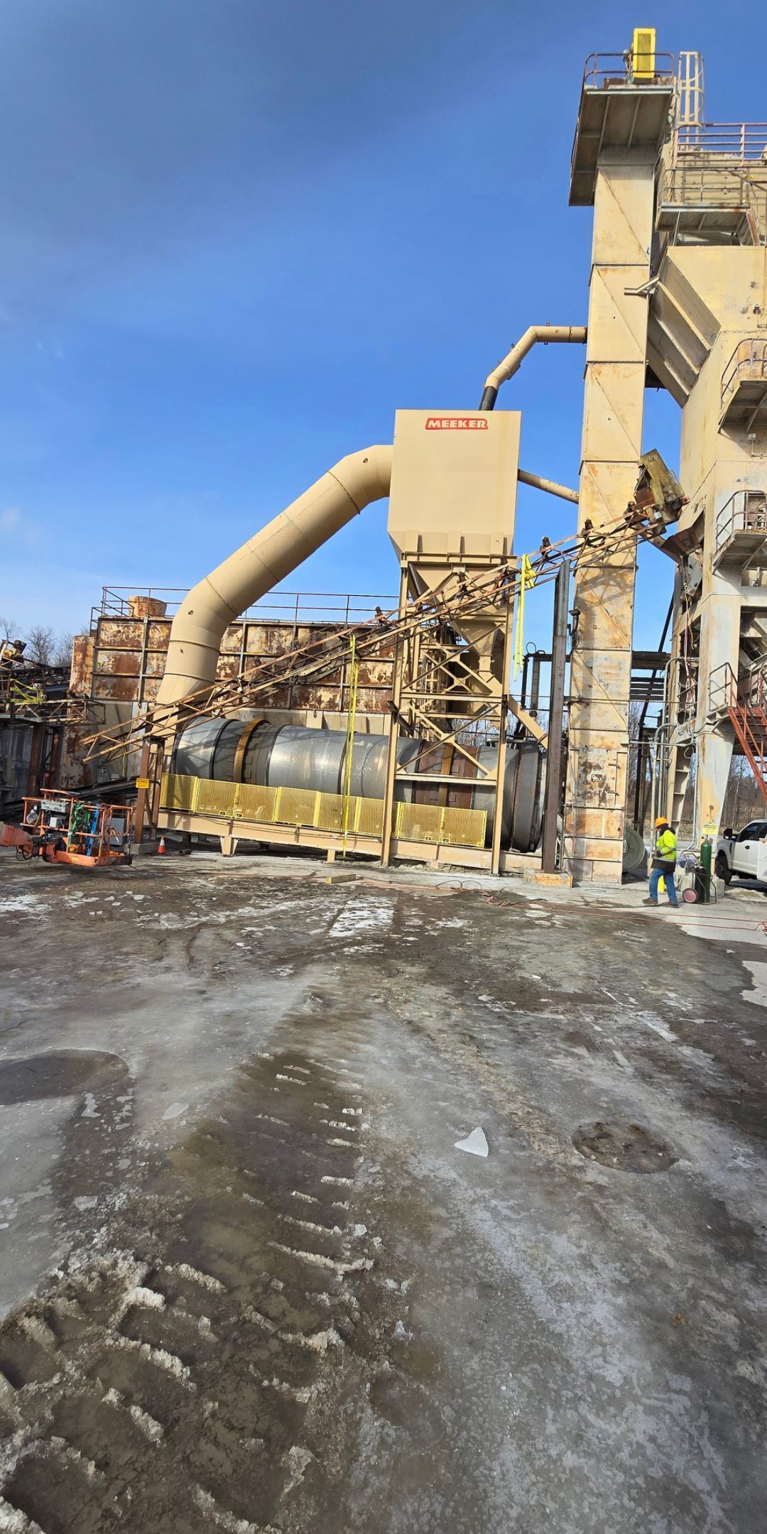 Industrial plant with beige conveyor structures