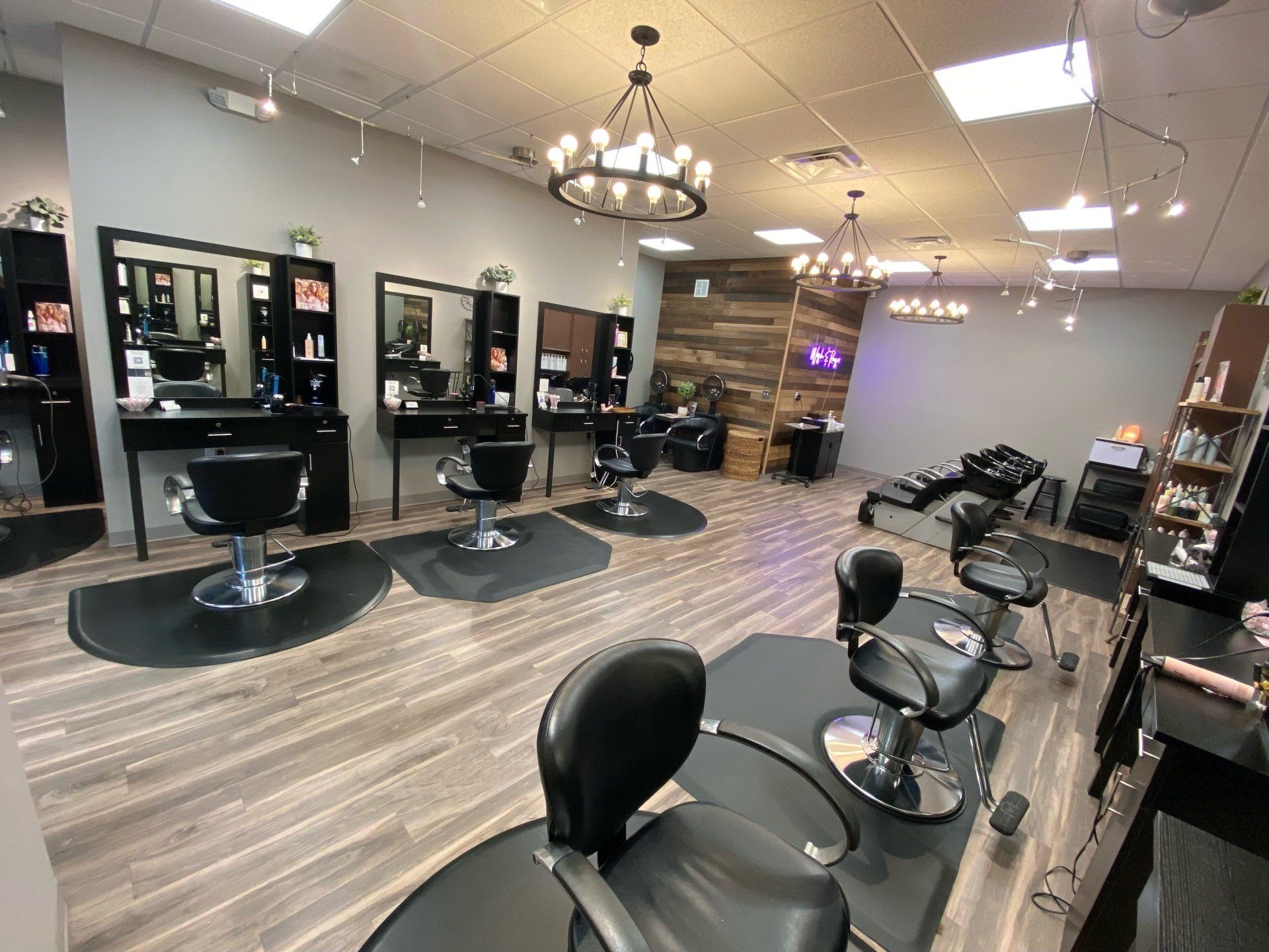 Minerva's Hair & Nails Salon