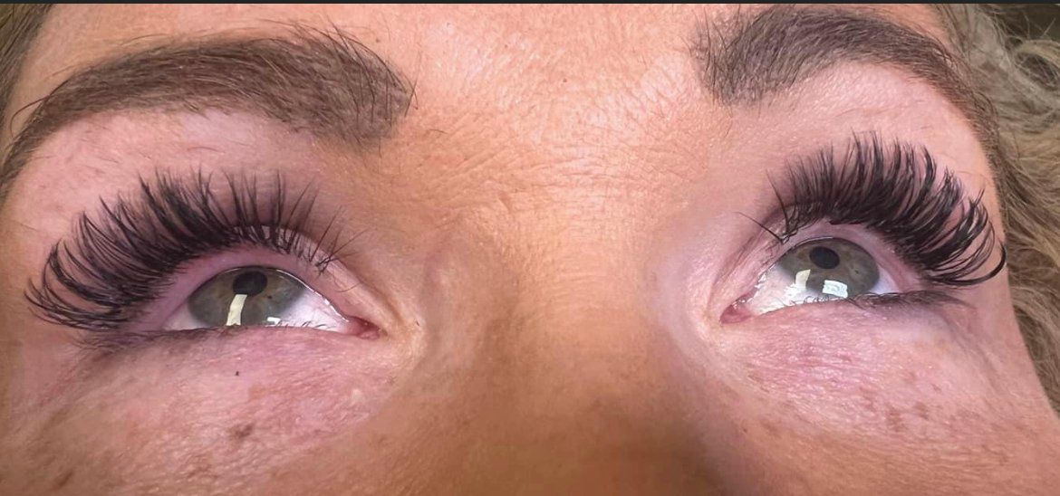 eyelash service