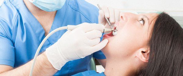 Dentist, extraction