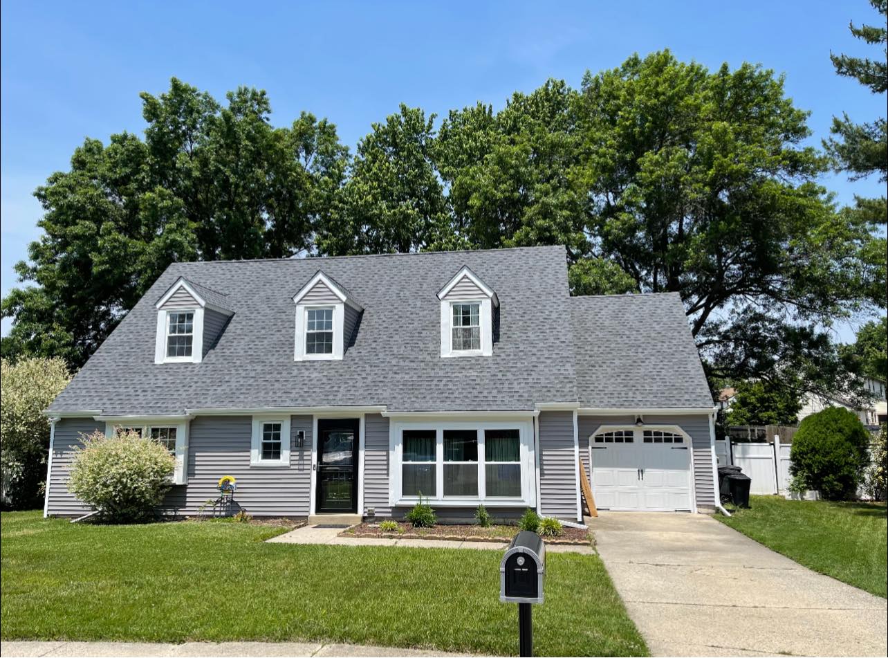 Asphalt shingles roofing