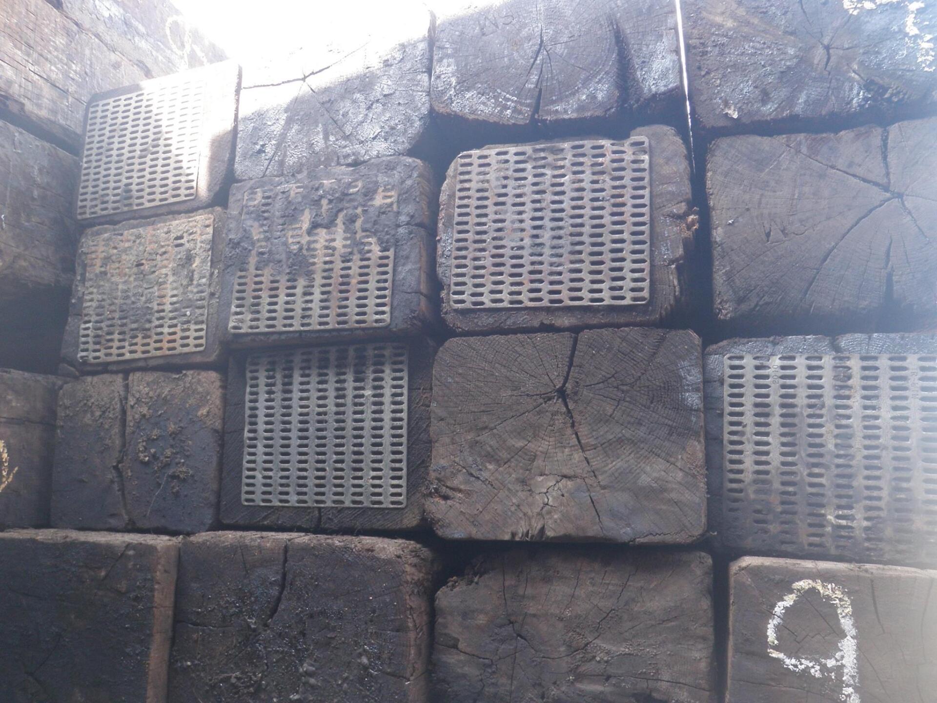 7x9x9ft. Relay Grade Railroad Ties