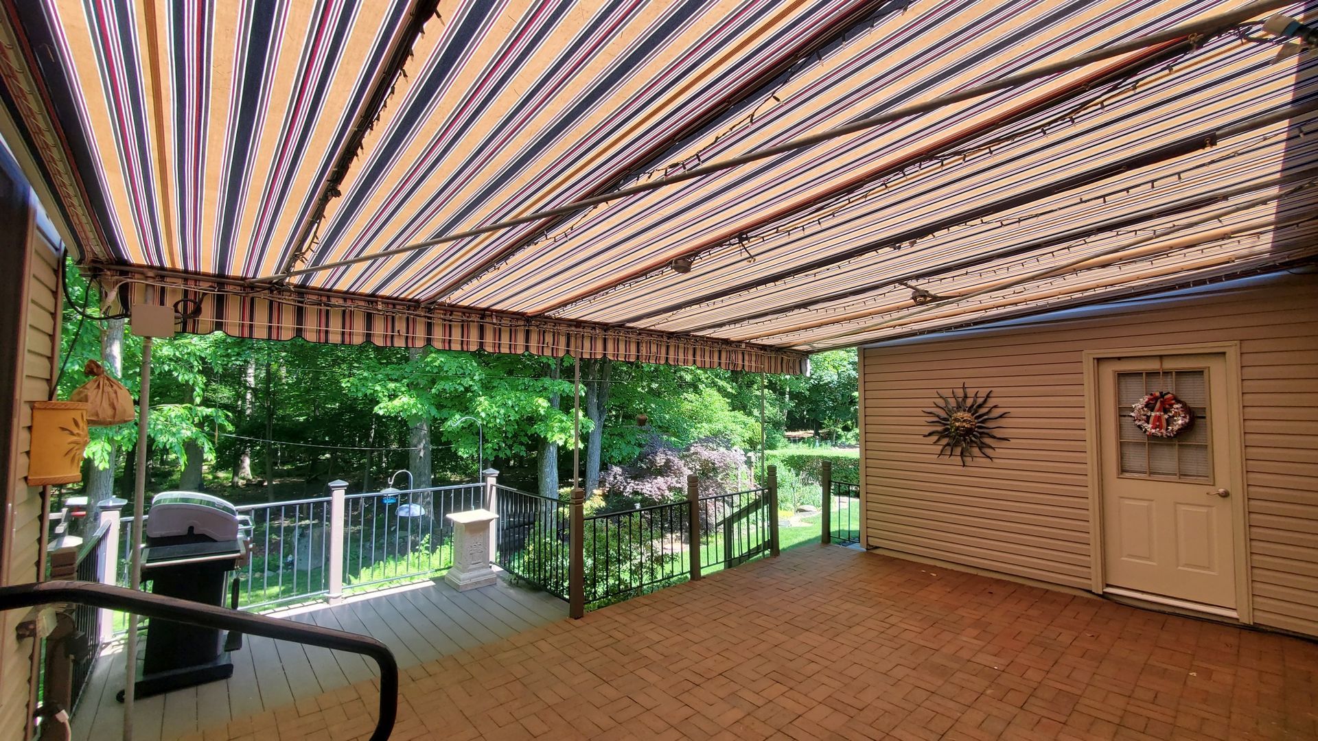 stationary patio cover with christmas lights
