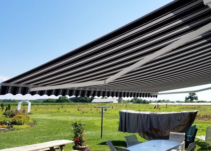 stripe retractable awning