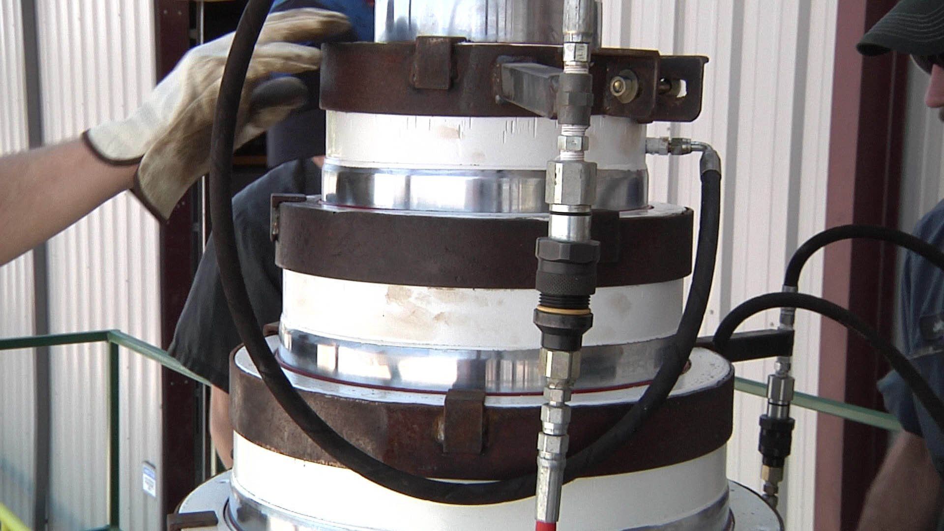 Diamond Hydraulics vertical testing