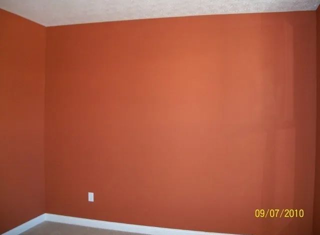 A photo of an empty room was taken on 09/07/2010