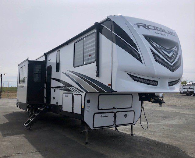 vengeance toy hauler with side patio