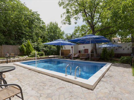 swimming pool