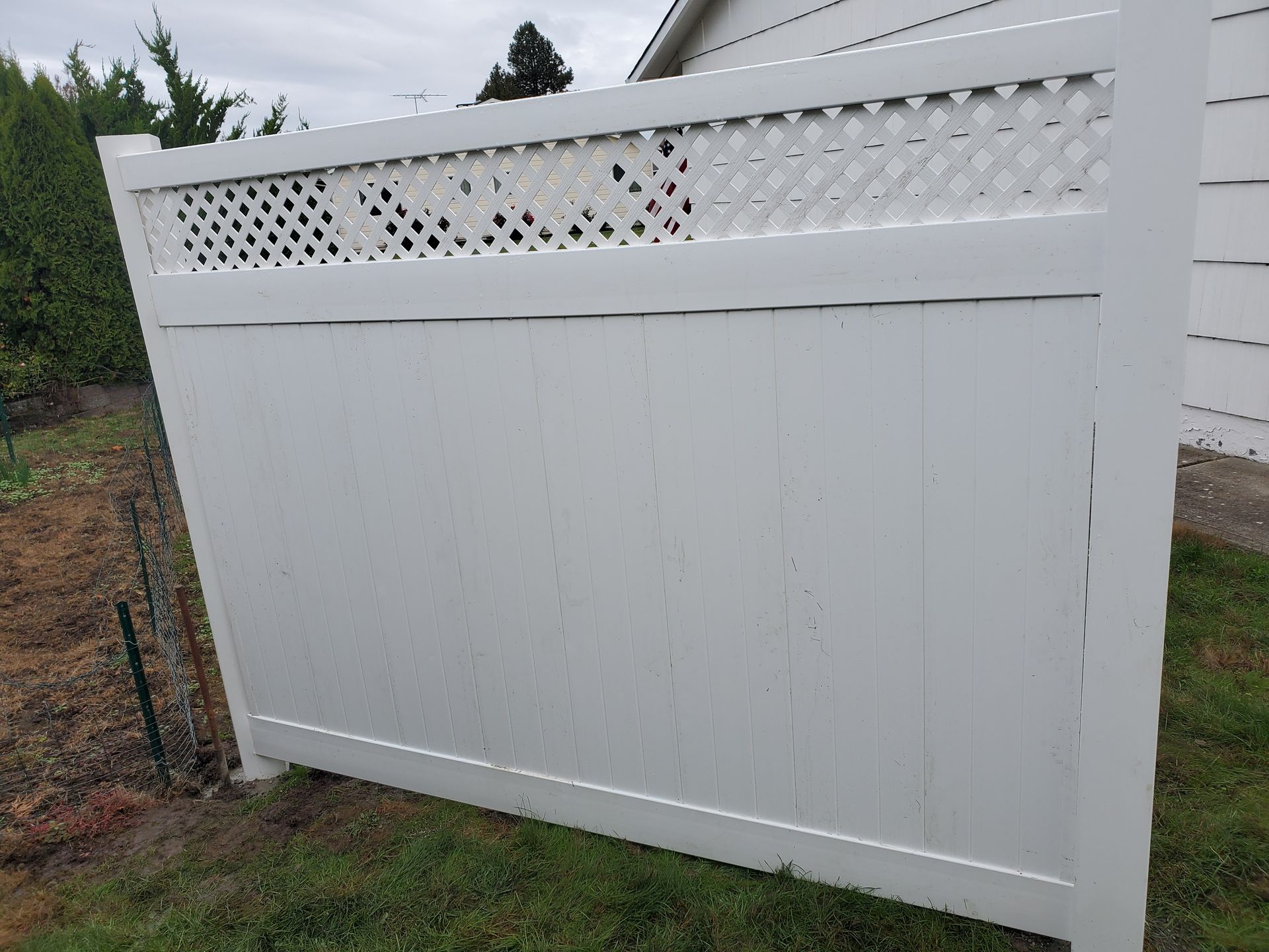 Vinyl fence