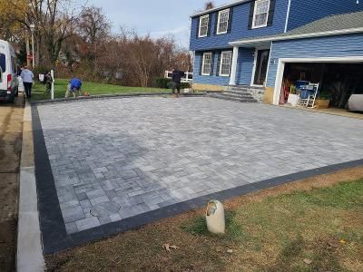 marble blend with charcoal border with cascading steps