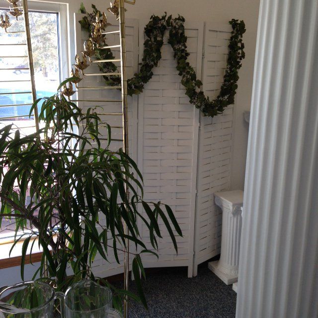 White 3 Pannel Screen