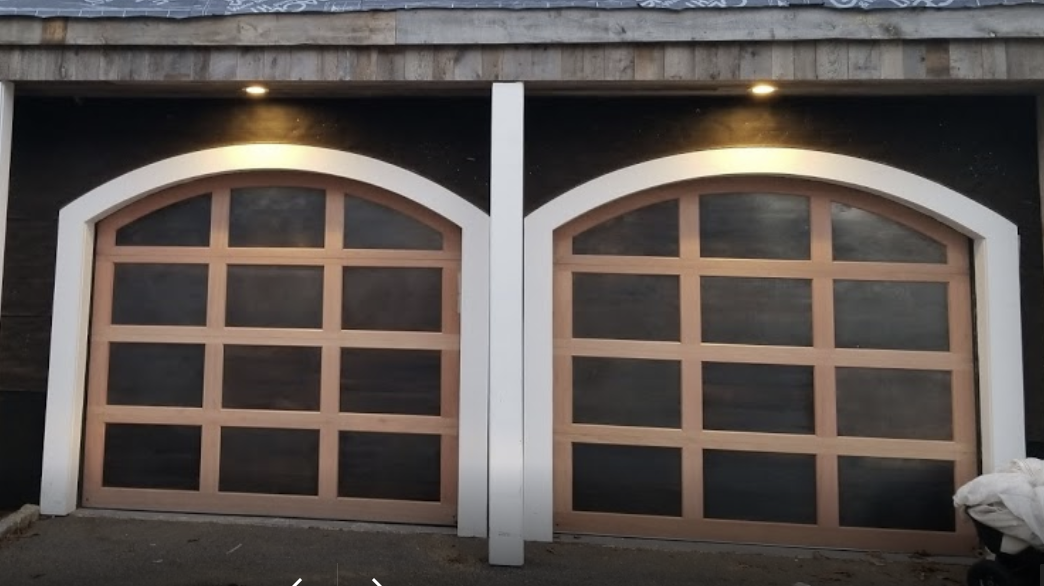 2x doors brown and white