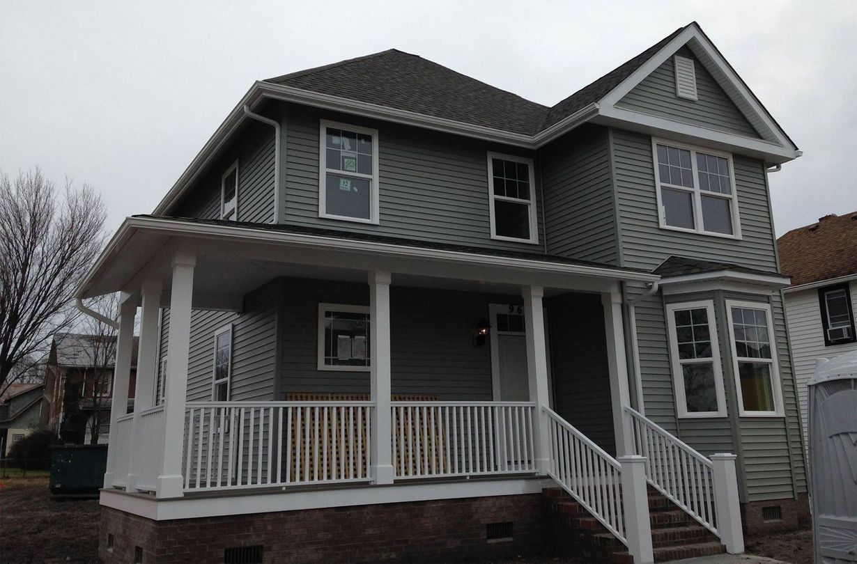 Lines Seamless Gutter Inc