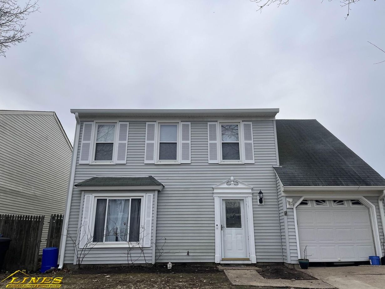 Lines Seamless Gutter Inc