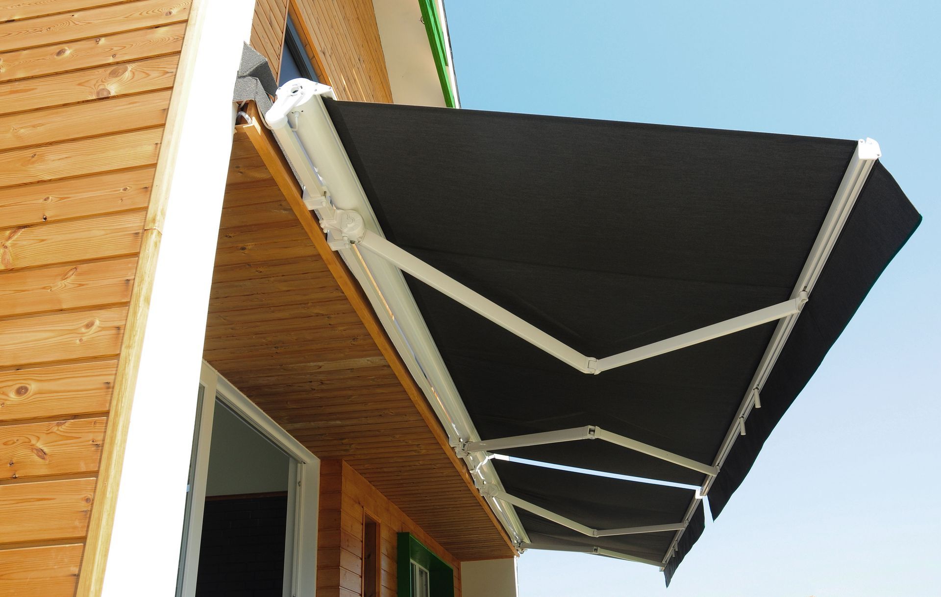 retractable awning install