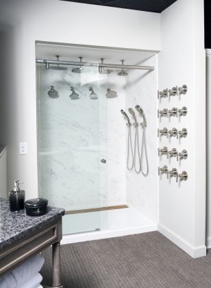 Studio renovation for bathroom and kitchen fixtures display