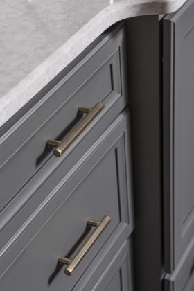 Studio renovation for bathroom and kitchen fixtures display