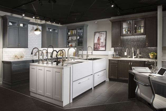 Studio renovation for bathroom and kitchen fixtures display