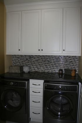 Linglestown traditional laundry room