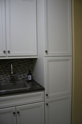 Linglestown traditional laundry room