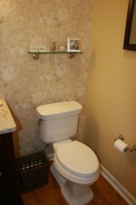 Linglestown traditional powder room
