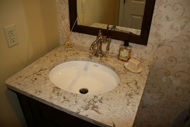 Linglestown traditional powder room