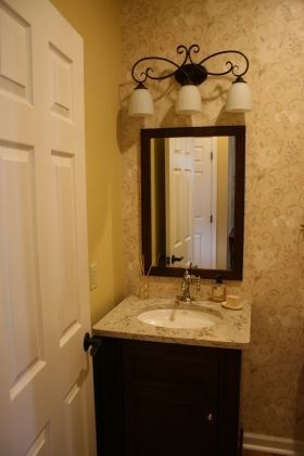 Linglestown traditional powder room