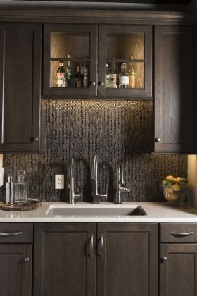 Studio renovation for bathroom and kitchen fixtures display