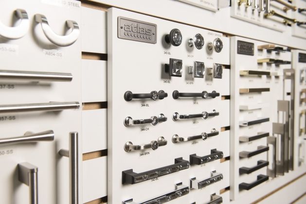 Studio renovation for bathroom and kitchen fixtures display