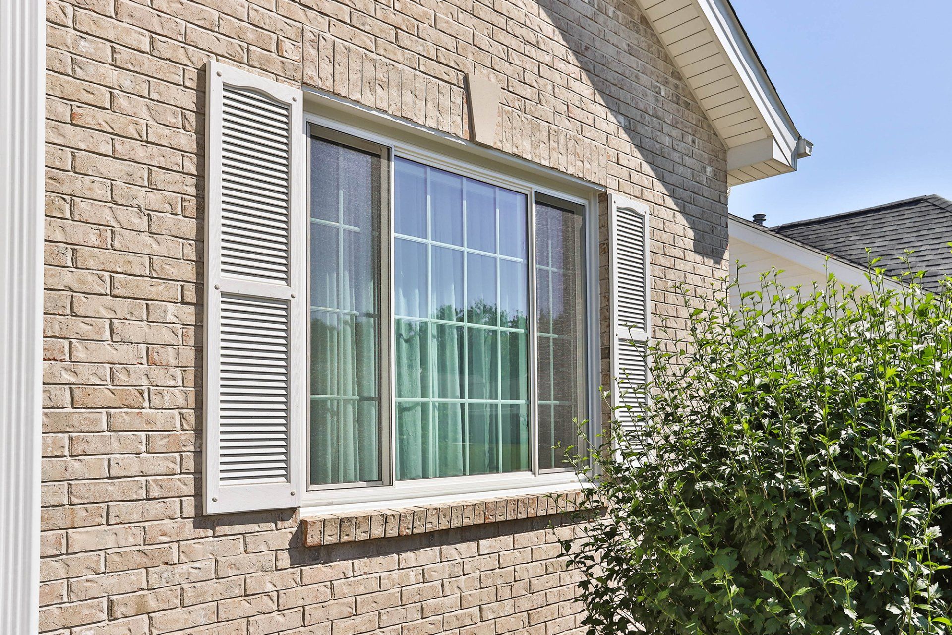 Large residential window with a great aesthetic appeal