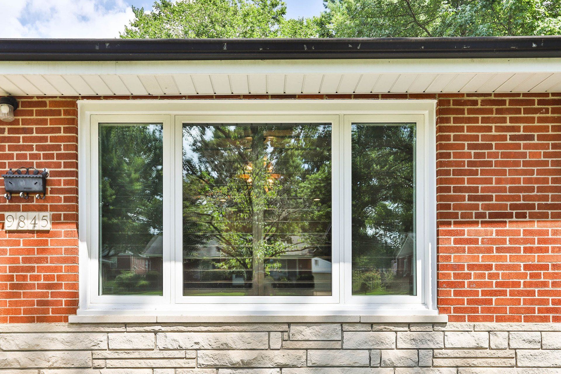 Modern fixed windows