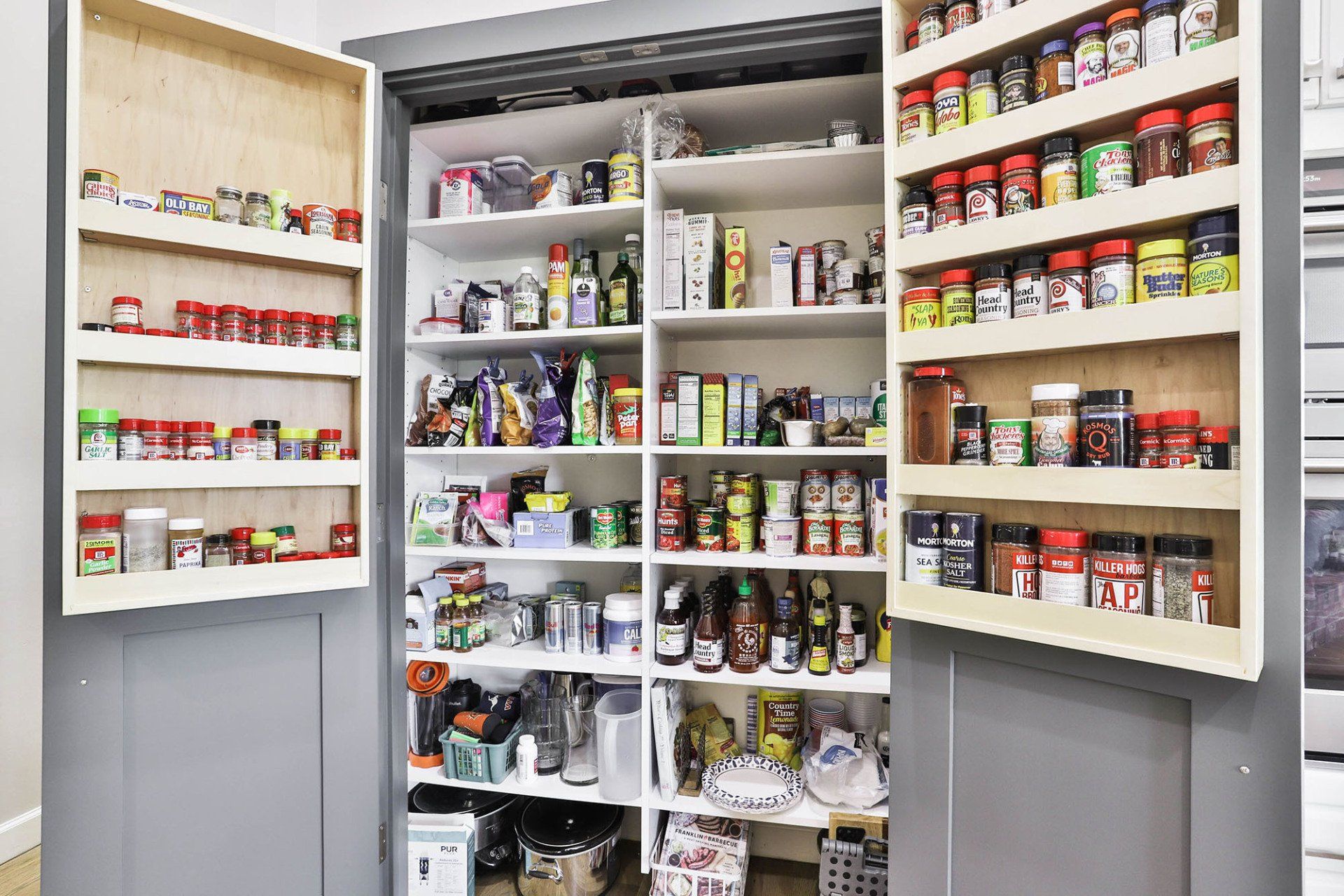 Kitchen pantry